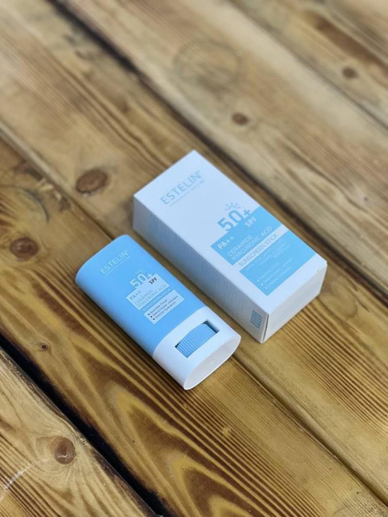 ضد آفتاب استیکی استلین مدل هیالورونیک اسید و سرامید SPF 50